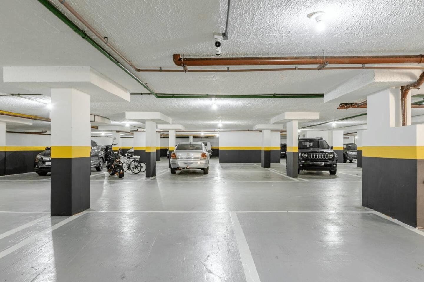 Apto - Predio De Frente Para Praia - Asturias - Guaruja - 2 Vagas Garagem - Wi-Fi E Ar Condicionado Екстериор снимка