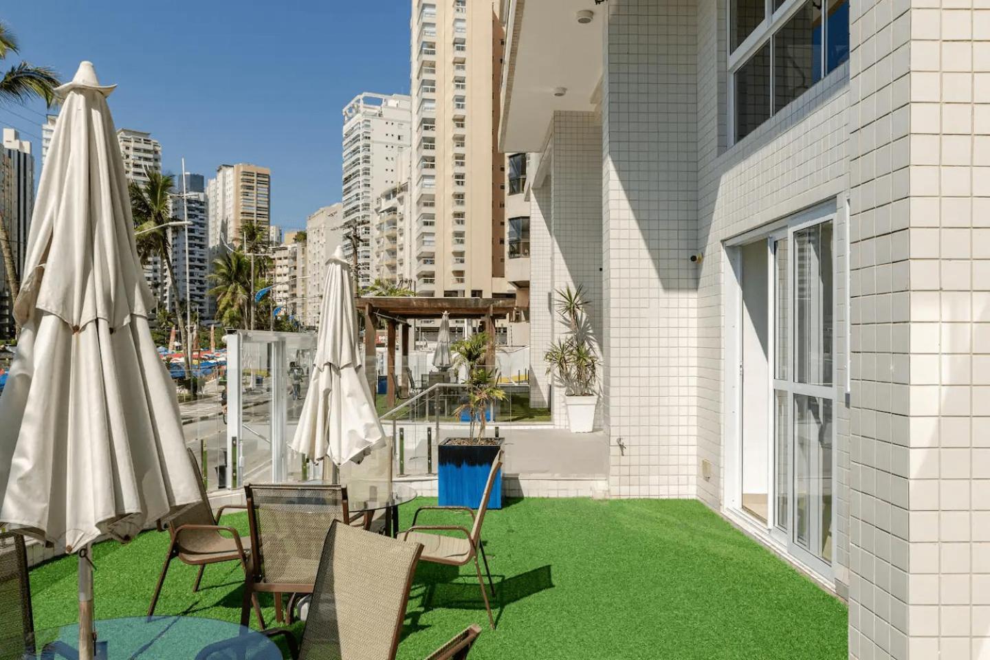 Apto - Predio De Frente Para Praia - Asturias - Guaruja - 2 Vagas Garagem - Wi-Fi E Ar Condicionado Екстериор снимка