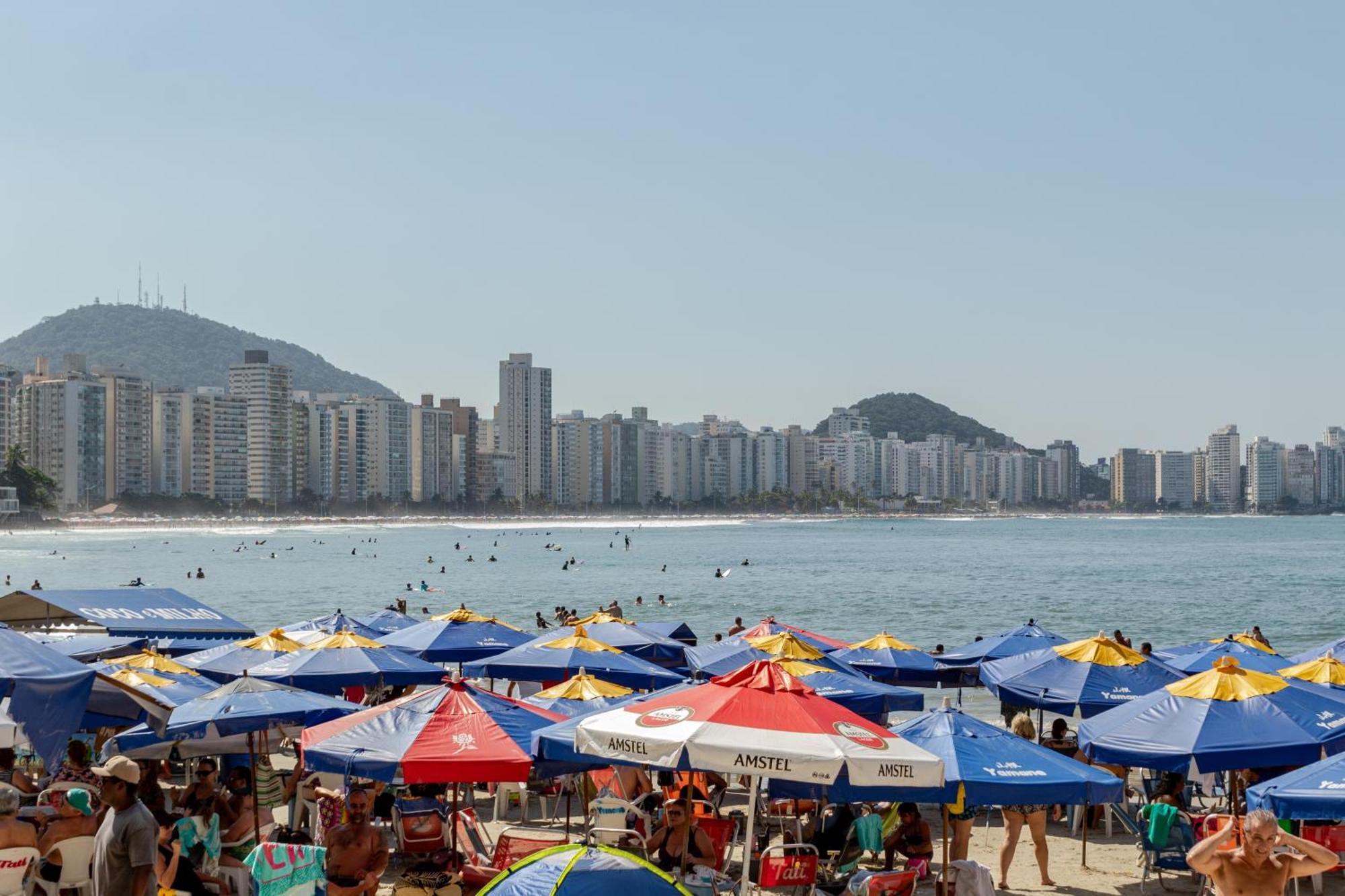 Apto - Predio De Frente Para Praia - Asturias - Guaruja - 2 Vagas Garagem - Wi-Fi E Ar Condicionado Екстериор снимка